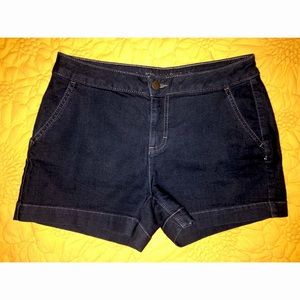 J.Lo Sculpting Stretchy HiRise Shorts NWOT. Size 2